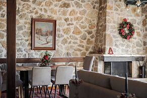 Parnassus Woodstone Chalet