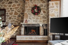 Parnassus Woodstone Chalet