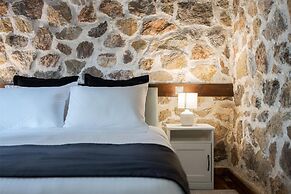 Parnassus Woodstone Chalet