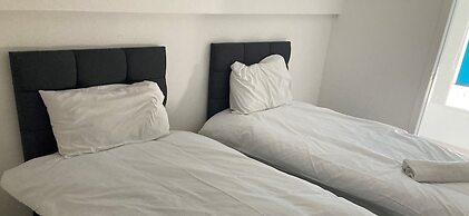 Lovely 4-bed House in Central Wolverhampton