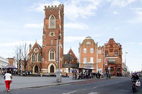 Apartment - Sleeps 2 - Acton Park & Stn Close