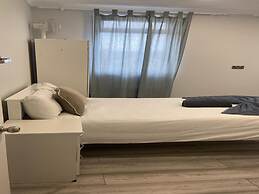 Apartment - Sleeps 2 - Acton Park & Stn Close