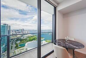 Stylish Studio with City View in Bayside