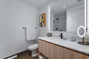 Stylish Studio with City View in Bayside