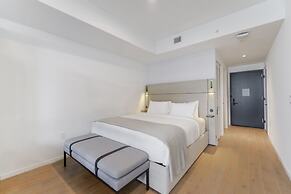 Stylish Studio with City View in Bayside