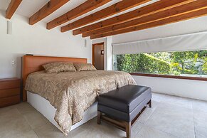 Lake view house with private pool