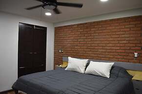 El Suburbio Serapio Rendon