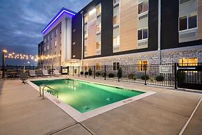 Everhome Suites Lexington - Horse Park