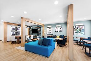 Everhome Suites Lexington - Horse Park