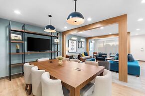 Everhome Suites Lexington - Horse Park