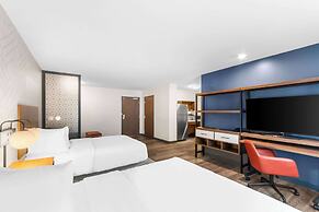 Everhome Suites Lexington - Horse Park