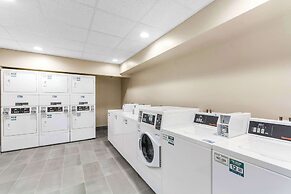 Everhome Suites Lexington - Horse Park