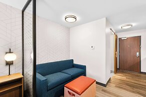 Everhome Suites Lexington - Horse Park