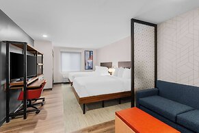 Everhome Suites Lexington - Horse Park