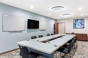 Everhome Suites Lexington - Horse Park