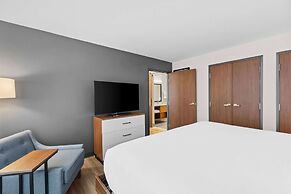 Everhome Suites Lexington - Horse Park