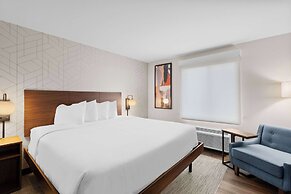 Everhome Suites Lexington - Horse Park