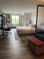 Everhome Suites Lexington - Horse Park