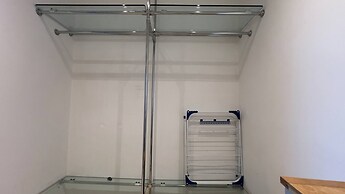 Modern Oasis / Central Location