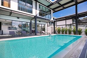 Innovative 12m Eco Pool Villa Sunset 1