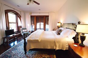 Louisville Bourbon Inn