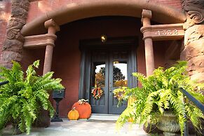 Louisville Bourbon Inn