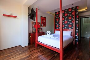 New heights 2swimming Pools with Seaview