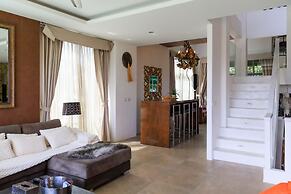 New heights 2swimming Pools with Seaview