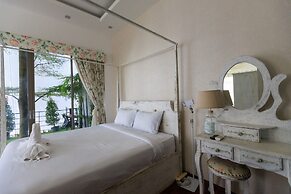 New heights 2swimming Pools with Seaview