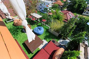 New heights 2swimming Pools with Seaview