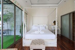 New heights 2swimming Pools with Seaview