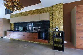 New heights 2swimming Pools with Seaview