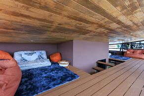 New heights 2swimming Pools with Seaview