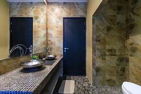 New heights 2swimming Pools with Seaview