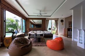 New heights 2swimming Pools with Seaview