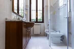 Erba 6 in Baranzate With 1 Bedrooms and 1 Bathrooms