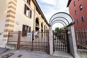 Erba 6 in Baranzate With 1 Bedrooms and 1 Bathrooms