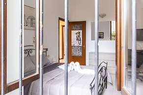 Erba 6 in Baranzate With 1 Bedrooms and 1 Bathrooms