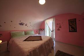 Dolls House Holiday Home