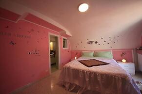 Dolls House Holiday Home