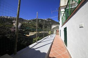 Dolls House Holiday Home