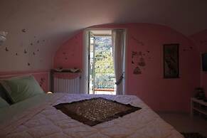 Dolls House Holiday Home