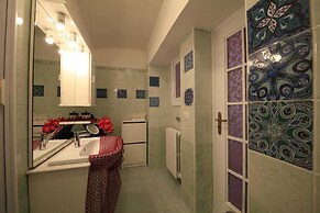 Dolls House Holiday Home