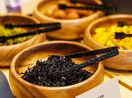 JR East Hotel Mets Premier Makuhari Toyosuna