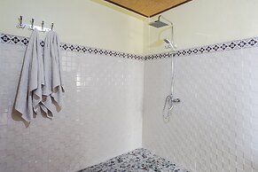 Baruna Lakeside View