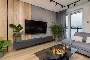 16th Floor Apartment by Renters