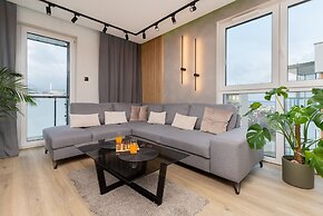 16th Floor Apartment by Renters