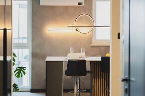 16th Floor Apartment by Renters