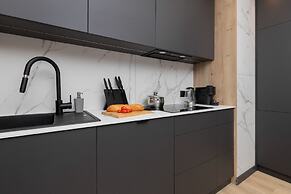 16th Floor Apartment by Renters