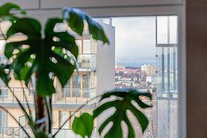 16th Floor Apartment by Renters